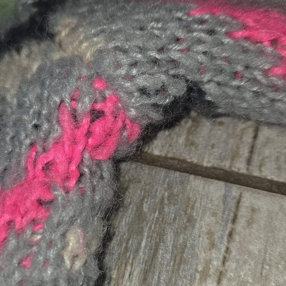 Zara Gray Sweater with Pink and Blue Accents - Picture 3 of 6